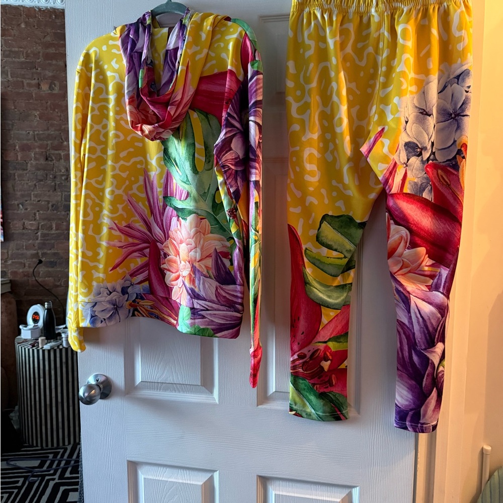 Dressed In Joy - Floral Track Suit - Picture 4 of 7